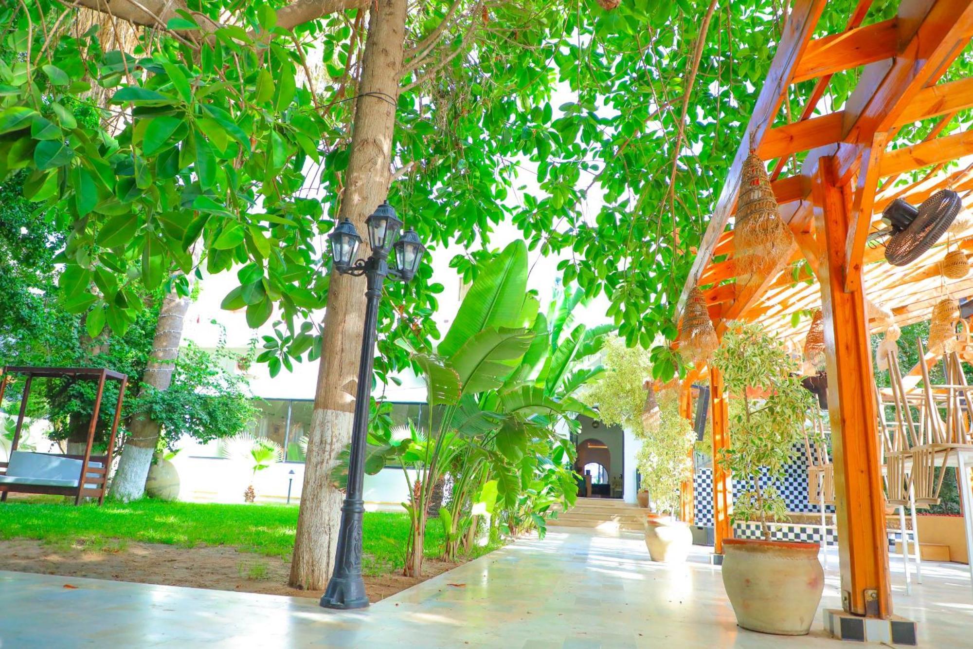 نزل قايا Hotel Gaia Набуль Екстер'єр фото